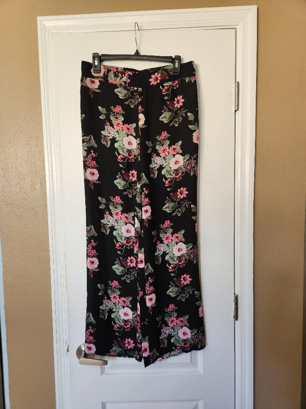 Nine West Floral Pulll On Pants with 2 Slit Pockets Flared Bottom  Size S